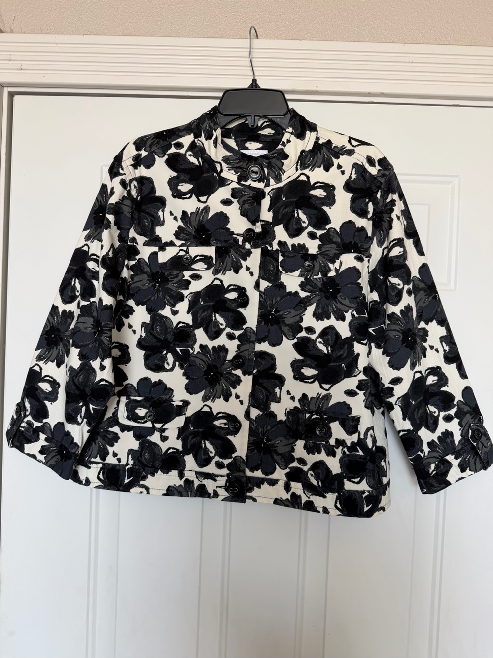 Charter Club~Bold~Floral Print~Cotton/Spandex Blend~Button Close~Jacket~Size XL